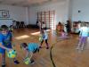 Žáci 1. - 4. ročníku sportují v kroužku. 